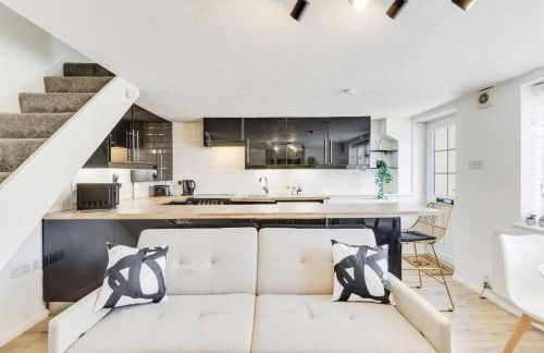 Cozy Riverside Cottage in Hertford Town with Parking - Foto 22