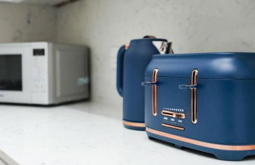 Newly Renovated Modern 4 Bed 3 Bath Apartment London - Foto 33