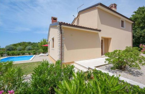 Three-Bedroom Holiday Home In Tinjan - Photo 13