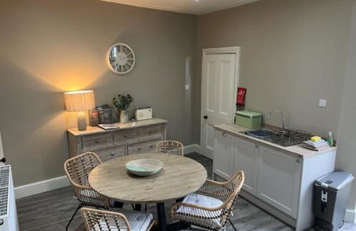 The Blue Cottage with luxurious Super King bed - Photo 19