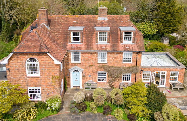 Amazing 5 BR Country Home Pool Gym Yoga Studio - Photo 1
