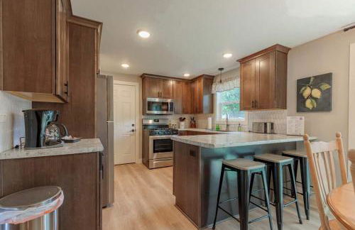 4BR 2BA Dog Friendly 3 Kings Walk to Lambeau - Foto 1