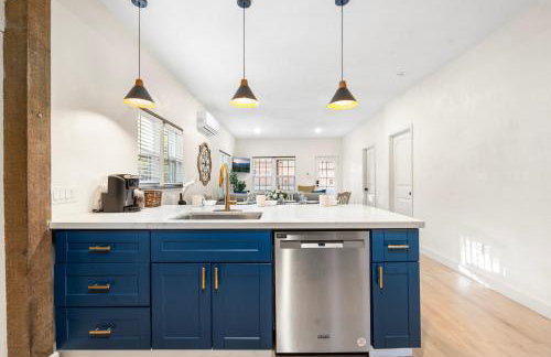 Walk to Old Town - Cozy Restored Cottage - Foto 6