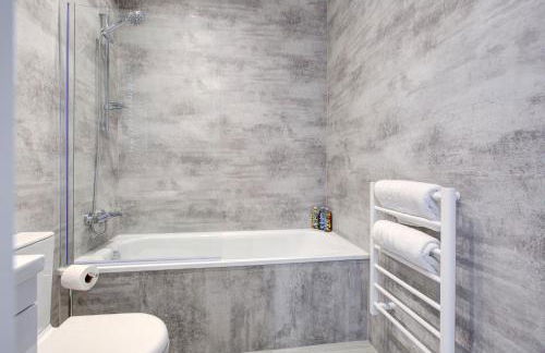 Hybrid Resi - London, Sutton, Free car or van parking - Foto 23