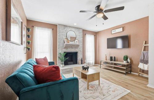 1BD 1BA Stylish Arlington Home w Backyard - Foto 1