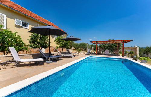 MY DALMATIA - Villa Sucic with private pool and mountain view - Foto 5