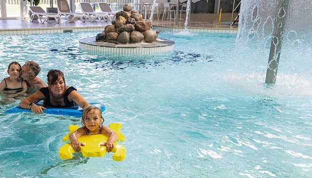 4 Person Holiday Home on a Holiday Park in Blokhus - Foto 4, Piscina