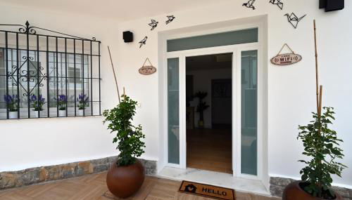 WonderStays Villa Lucía - Photo 4, Lobby or reception