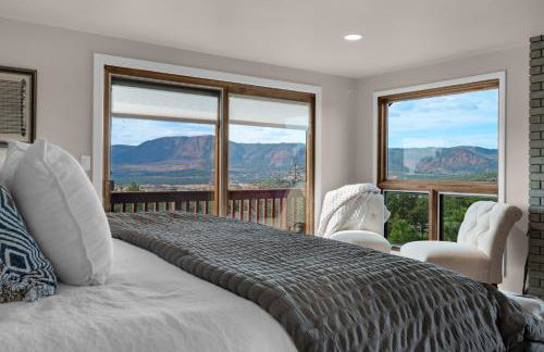 Expansive Monument Home Hot Tub and Mountain Views! - Foto 19