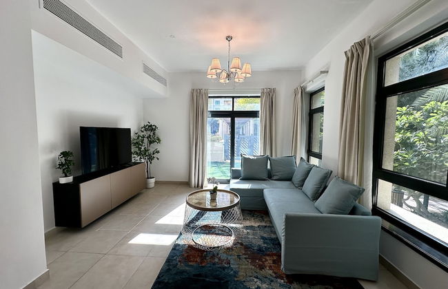 Lux BnB Travo Tower I Private Garden I Lake View - Photo 25