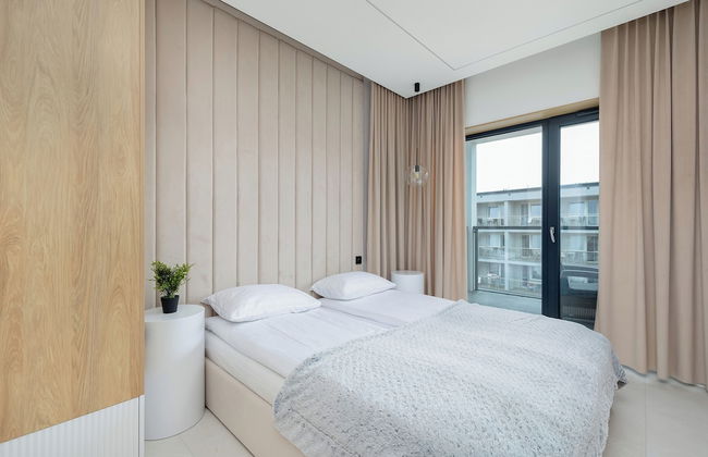 Beachside Apartment by Renters - Photo 1