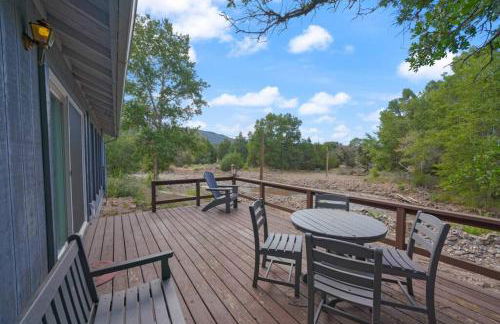 Mountain Home w/ a River in Back - Close to Skiing - Foto 20