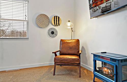 Rare Gem! Game Room, Hot Tub, Near Lake, Pet Ok - Foto 42