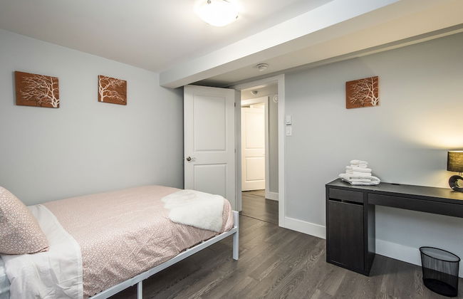 Spacious DAL & Downtown Apartments - Photo 22