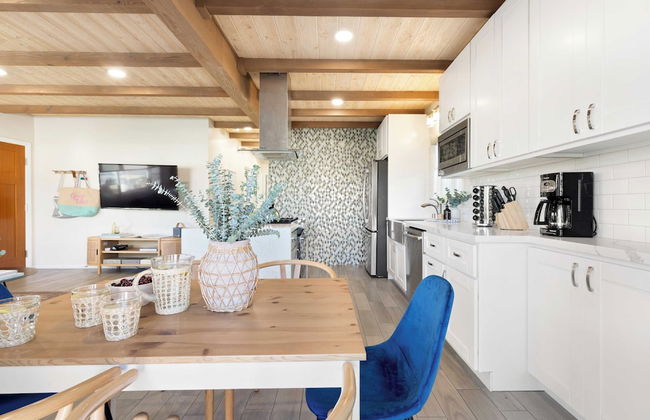 Mission Point 2 by Avantstay Mission Beach Home w/ Large Balcony Steps to Beach! - Photo 5