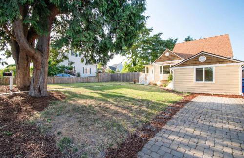 Stylish Modern Farmhouse wYard 10 mins from DT - Foto 45