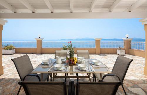 Elena Costa - Photo 13