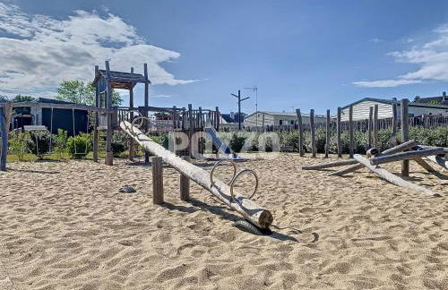 Chalet de Standing 6 Pers. à Jullouville - Piscine Chauffée, Plage à Proximité, Wi-Fi Inclus - FR-1-361-536 - Foto 29