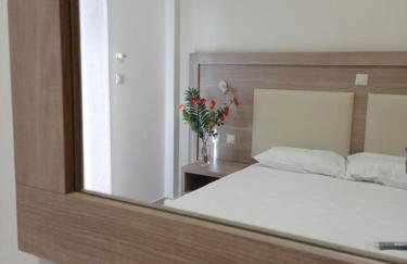 KELLY APARTMENTS - Photo 11