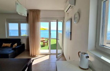 Apartments Nicolas - Beach & Sea 10m away - Amazing sea view! - Photo 6