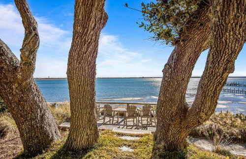 Three dog-friendly, waterfront cottages with full kitchens & private beach - Foto 1