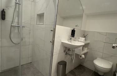 Große City Wohnung Rosenheim 4 Zimmer, 7 Betten - Foto 3