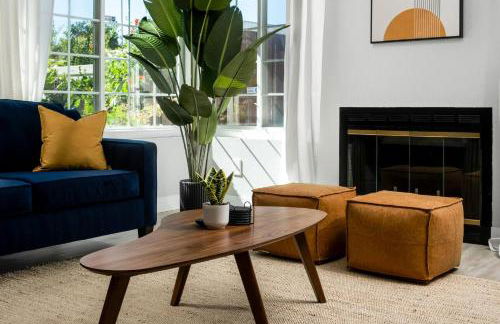 Lux Modern Pet Friendly | Pool | Hot Tub | Tennis - Photo 13