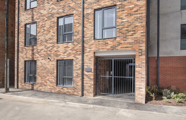 Elliot Oliver - Chic 2 Bedroom Town Centre Apartment - Photo 20