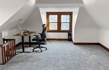 Family & Pet-Friendly Home with Fenced Yard & Office - Foto 16