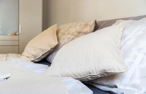 FeWocation Bremerhaven - Bright 1BR Apt with Balcony and Parking - Photo 8