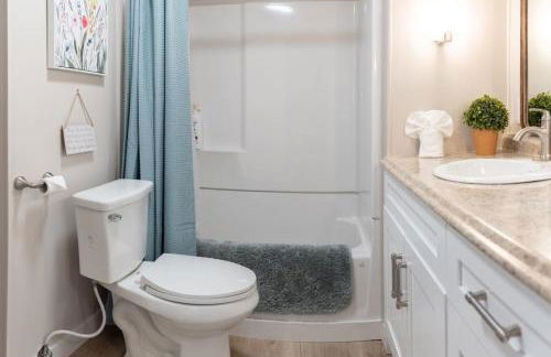 Stylish and Spotless Beach Getaway - Foto 24