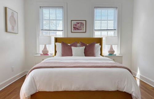 Classy 3-Story Downtown Apt - Great Location - Foto 1