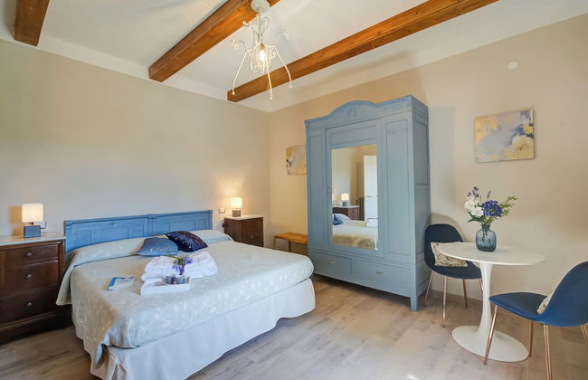 Relaxing Margherita Home Private Garden - Photo 3