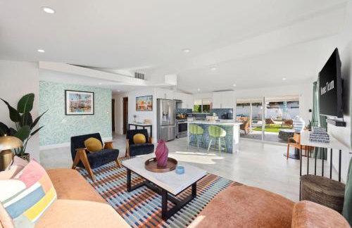 Desert Glow Getaway - Pool - Lounging - Backyard Games - Foto 11