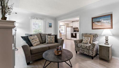 Peaceful Pastel - Cheerful Cottage Close to Pere Marquette and Muskegon Lake - Pet Friendly - Foto 3