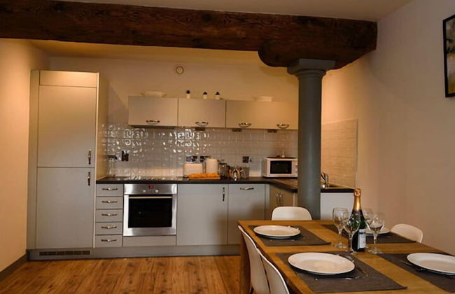 Karah Suites - Gloucester Docks - Photo 10