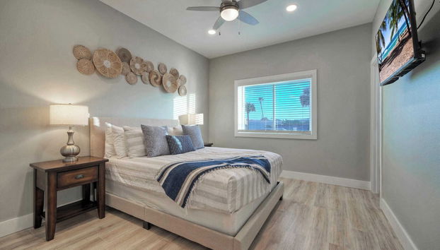 Port A Escape w/ Pools, Patio, Walk to Beach La Concha by Avantstay - Foto 3, Interior