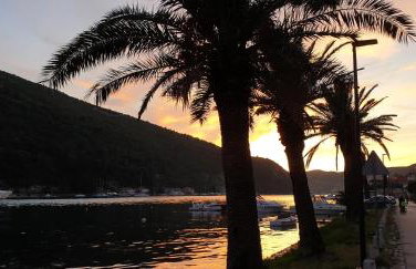 RozART - river marina apartment with free parking - Foto 24