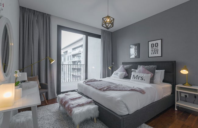 FAM Living - City Walk Mall - Photo 15