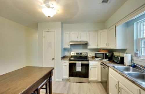 Downtown Home with Yard and BBQ - 6 Mi to Downtown! - Photo 10