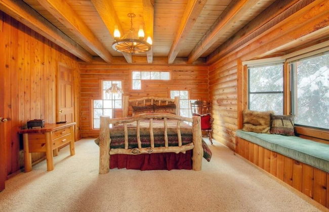 Log Cabin on the Stream - Photo 5