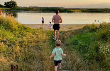 ALTE SCHULE WITTENBERG, 3 Ferienwohnungen für bis zu 12 Personen, an der Elbe, mit Garten - Foto 45
