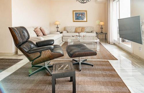 Andalusian Elegance apartment in El Paraiso with 360 views over Sea and Mountains - Photo 29