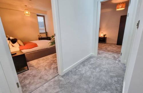 Stunning 4-bedroom Townhouse with Free Parking - Foto 18