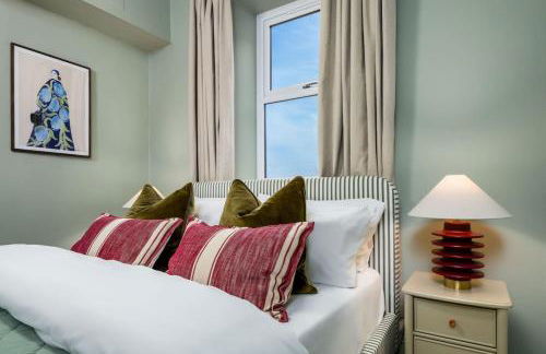 Modern 1-Bed Retreat by Stirling Train Station - Photo 19