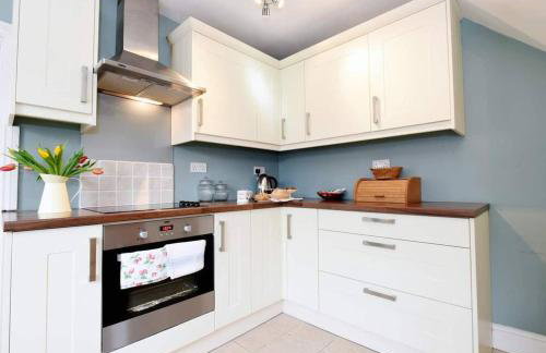 Mews Cottage in Private Seafront Estate - Photo 20