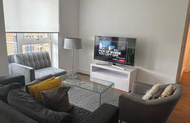 2 bedroom 2 bath 1 ensuite in Roya Asenal beautiful views & parking - Foto 7