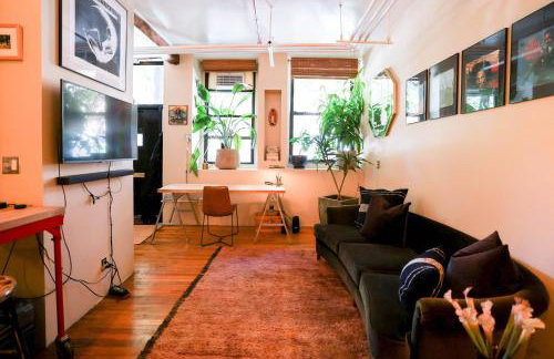 Artistic Vintage Loft in Williamsburg - Photo 2