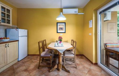 Stunning Apartment In Umag With Wifi - Foto 10