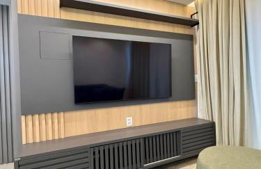 Flat moderno e confortável - excelente localização - Foto 7